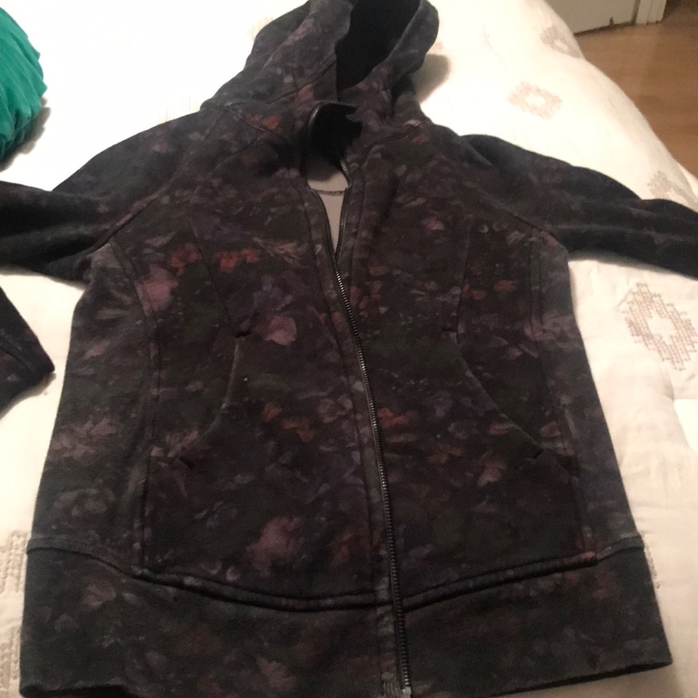 Lululemon hoodie flower some fading showon photos